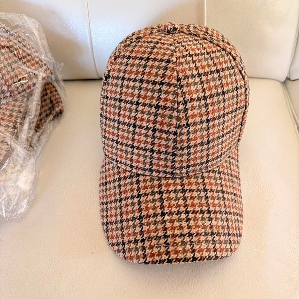 Classy houndstooth cap NWT